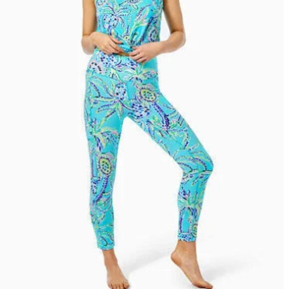 Lily Pulitzer Luxletic Weekender High Rise Midi Bermuda Blue Turtle size XS NWT - Picture 2 of 15